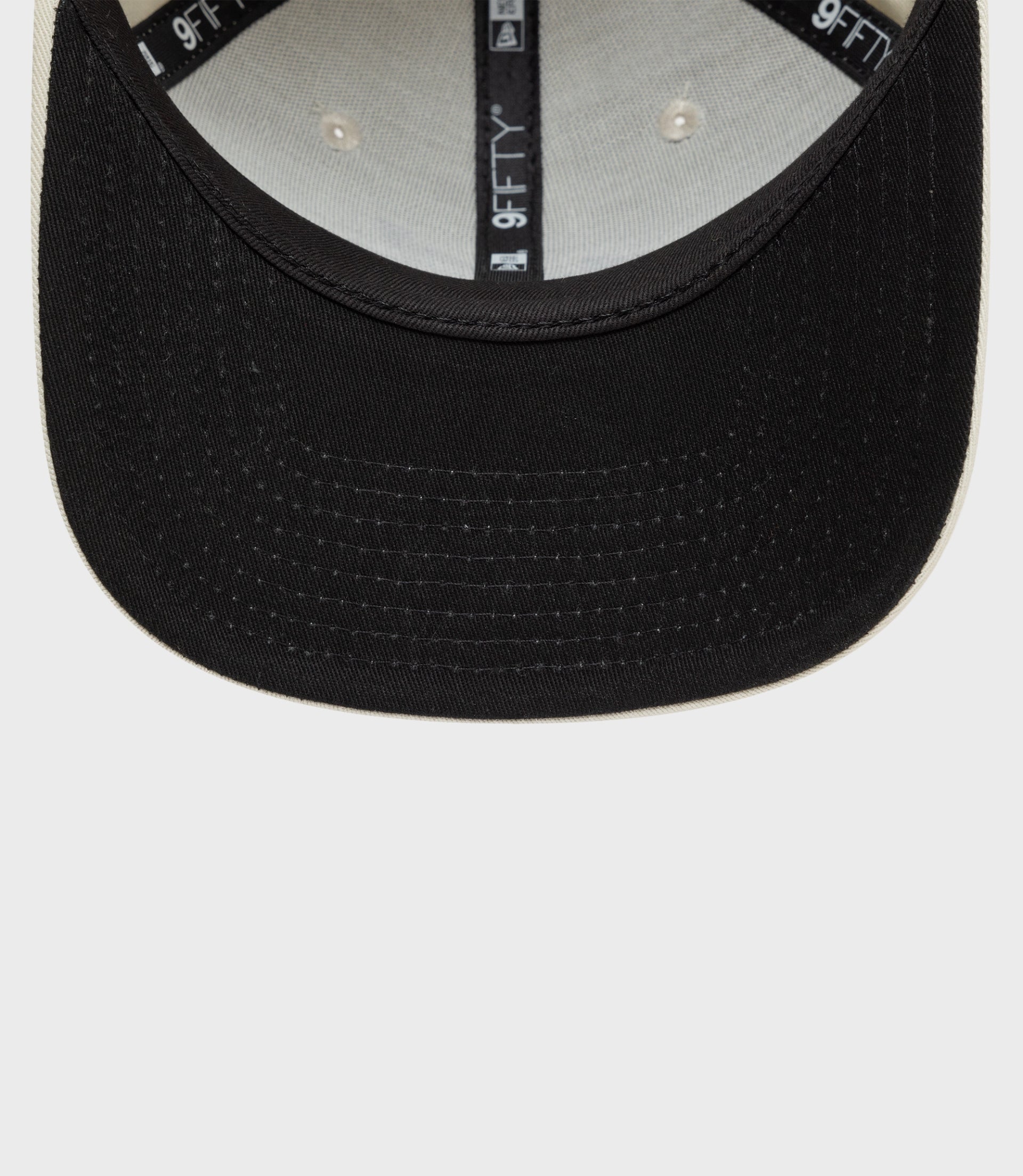 New Era Alpine Seasonal 9Fifty® Pre-Curve Cap - White