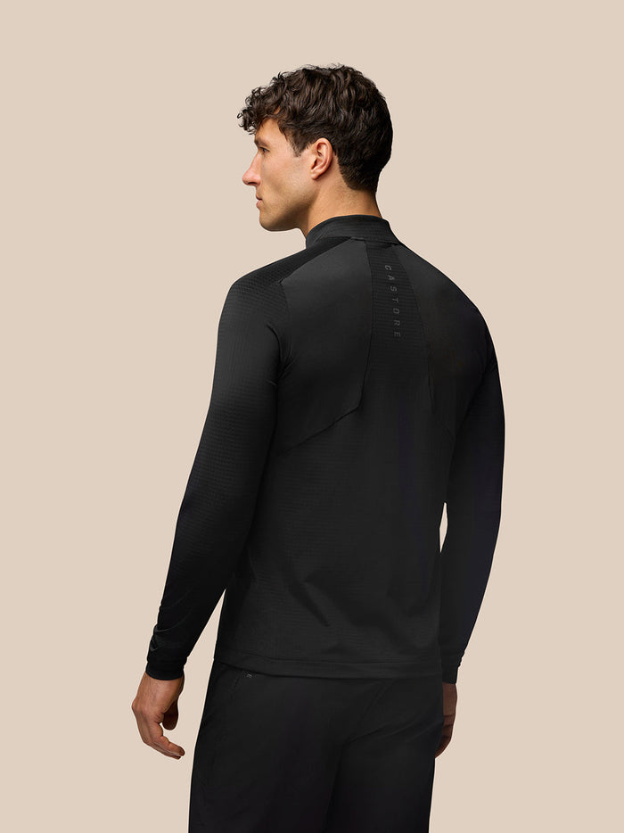 Back view of the Apex Training 1/4 Zip Top in black with Aeromesh branding down the back.